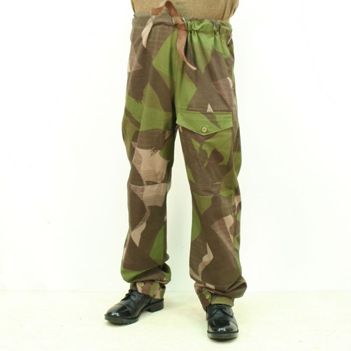 Camo discount trousers uk