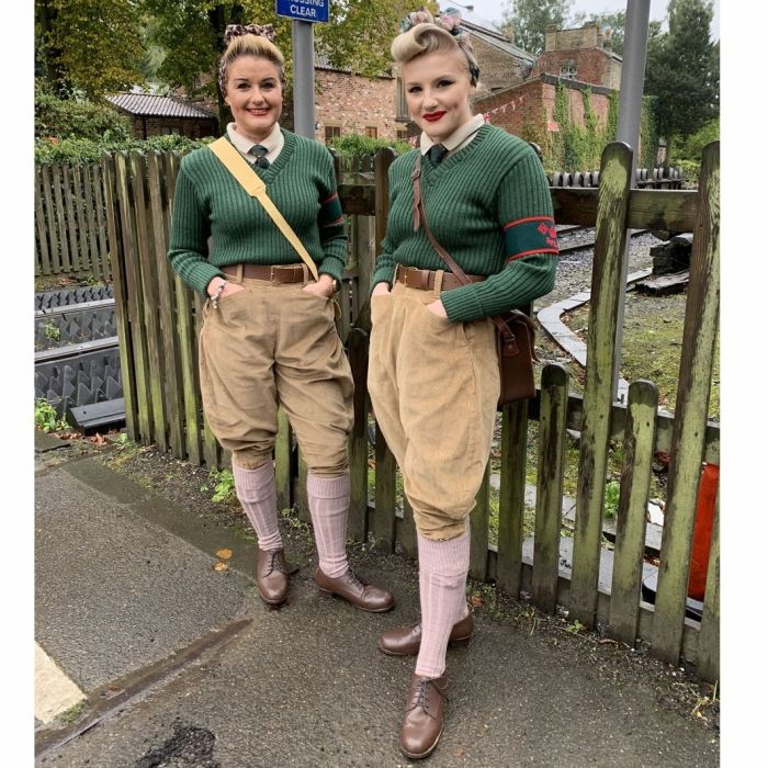 1940's land army deals girl fancy dress