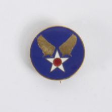 USAAF metal DI pin badge.