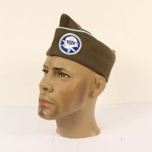 Airborne Garrison cap with mid war badge.