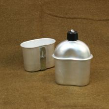 US Canteen and Mug Set. Replica Water Bottle