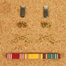 Basic A class uniform Infantry Officer badge set. 1st Lieutenant