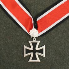Knights Cross with Oak Leaves Un-issued Look