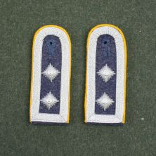 Luftwaffe Oberfeldwebel Blue Shoulder Boards with Silver Tresse and Pips by RUM