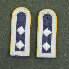 Luftwaffe Oberfeldwebel Blue Shoulder Boards with Subdued Tresse and Pips