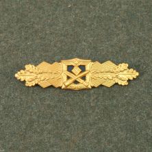 German Close Combat Award Clasp Gold by RUM