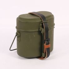 M1931 German mess tins field green with  leather strap.