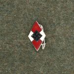 DL445 Hitler Youth Party Badge