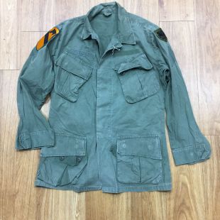 Original Vietnam 3rd Pattern Jacket Poplin. Small Regular With Air Cav Badge