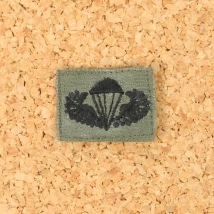 US Para Wings. Locally Made Parachute Qualifuaction Jump WIngs Subdue Black on Green