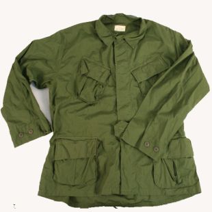 Original US Vietnam 3rd Pattern Jacket Poplin. Unissued. Large