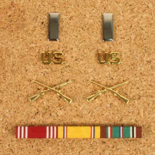 Basic A class uniform Infantry Officer badge set. 1st Lieutenant