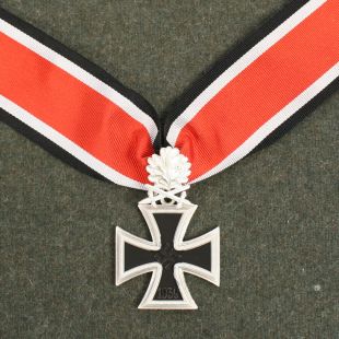 Knights Cross with Oak Leaves and Swords Un-issued look