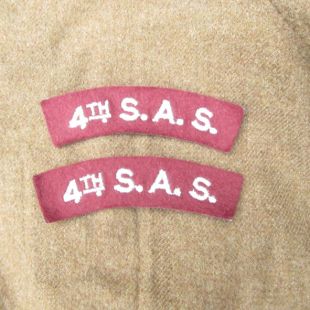 4th French SAS regiment ( 2nd RCP) shoulder titles