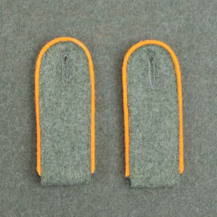 German Army M40 Shoulder Boards With Piping for Feldgendarmerie