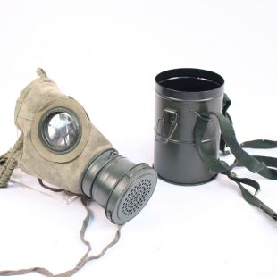 German Gas Mask Ledermaske "Gasmaske 17" and Metal Tin