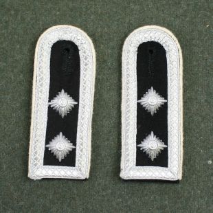 Hauptscharfuhrer Waffen SS Shoulder Boards Infantry With Silver Tresse and pips by RUM