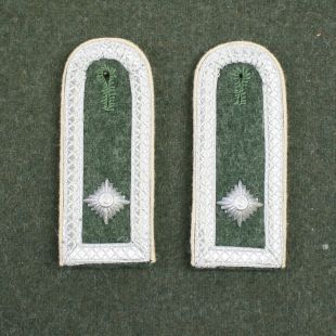 Heer Feldwebel M40 Shoulder Boards with Silver Tresse and Pip by RUM