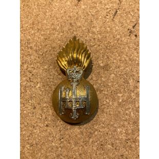 Royal Highland Fusiliers  Cap Badge Queens crown