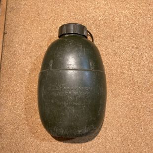 British Army Issue 1958 Green plastic waterbottle 1964 dated