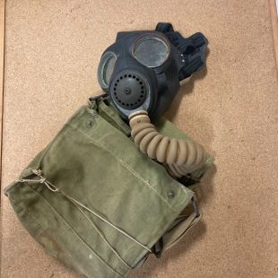 WW2 British MKV GSR  Gas mask and MKVII haversack (original)