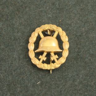 Imperial German WW1 Wound Badge in Gold 1st Class Hollow Back by RUM