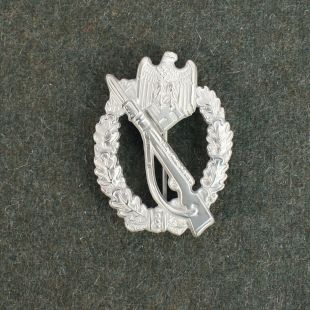 Infantry Assault Badge Silver By RUM Marked S.H.u.Co 41