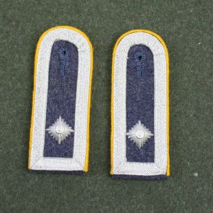 Luftwaffe Feldwebel Blue Shoulder Boards with Silver Tresse and Pip by RUM