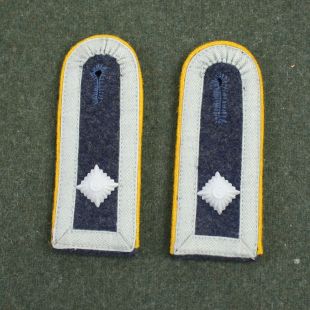 Luftwaffe Feldwebel Blue Shoulder Boards with Subdued Tresse and Pip
