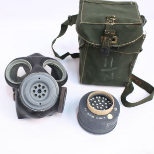 MKII Lightweight Gas Mask and Jungle Green Bag