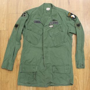 Original 3rd pattern jungle jacket. Small Long with 101st Airborne Badge