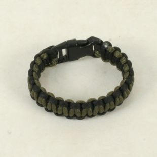 Para cord wrist band. Green/Black