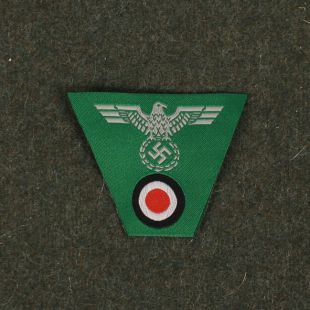 M43 Bevo Combined Cap Badge (light green)