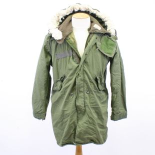 US Army M1965 Fishtail Parka with quilted liner and Ruff Fur Hood Original Small