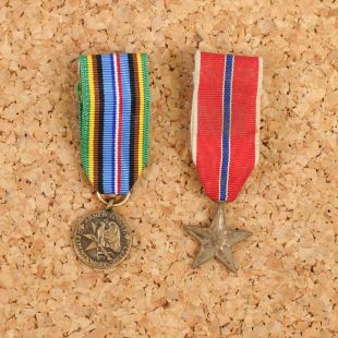 US Miniature Medals x 2 Bronze Star and Expeditionary Forces