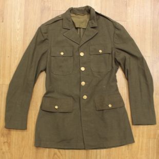 WW2 US Army A class 4 pocket Tunic Original Warner Brothers Stamp Size 39" Long